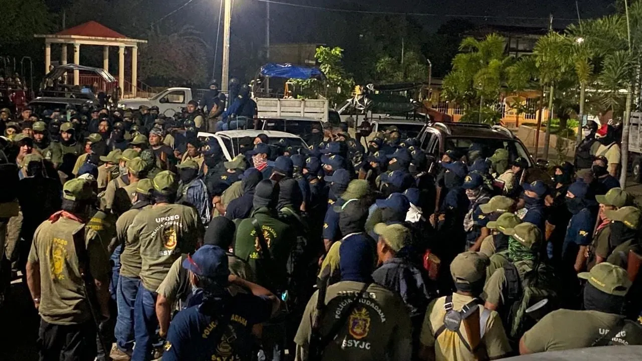 Policías comunitarios de Guerrero se levantan en armas tras emboscada que dejó 13 agentes muertos