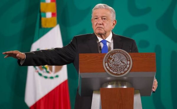 AMLO vuelve a criticar a la UNAM