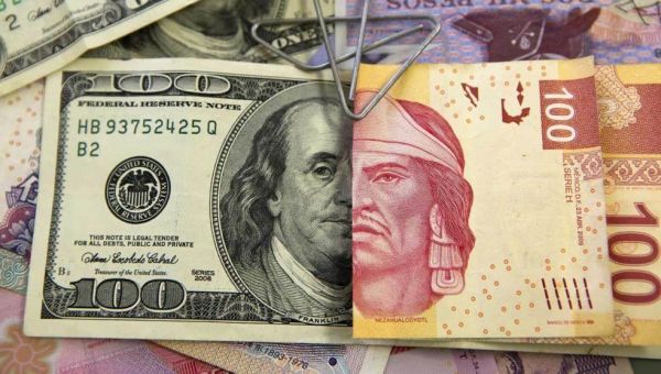 Peso tiene el peor cierre en 2 meses