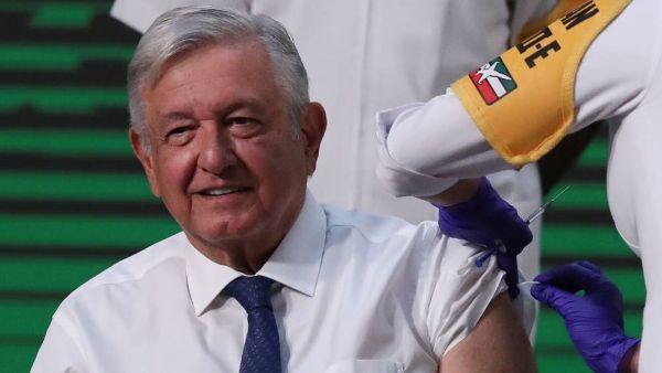 AMLO es vacunado contra COVID19