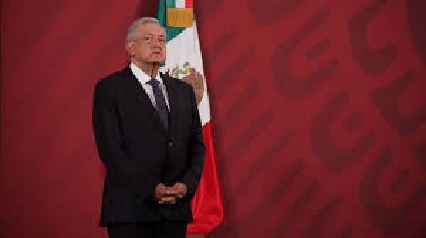 AMLO por austeridad se recorta el aguinaldo 50%