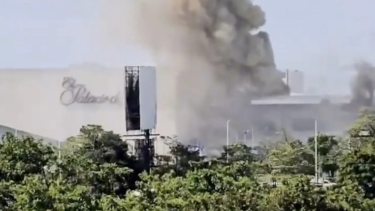 Explosión e incendio en Plaza Altabrisa de Villahermosa dejan 21 lesionados (Video)
