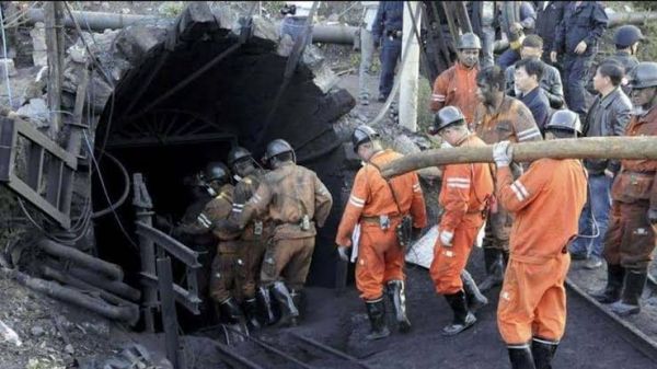 Mueren 23 mineros atrapados en China.
