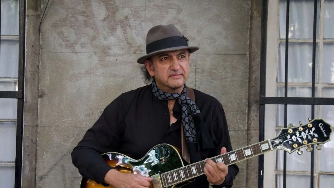 40 años de música y poesía: Gira de Benjamín Anaya por Europa
