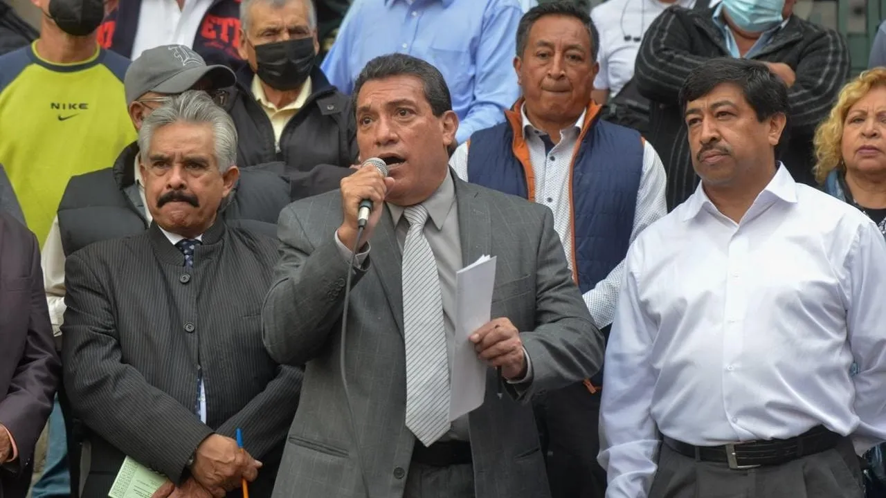 Con una mega marcha y bloqueos en la CDMX, transportistas buscan subir tarifas