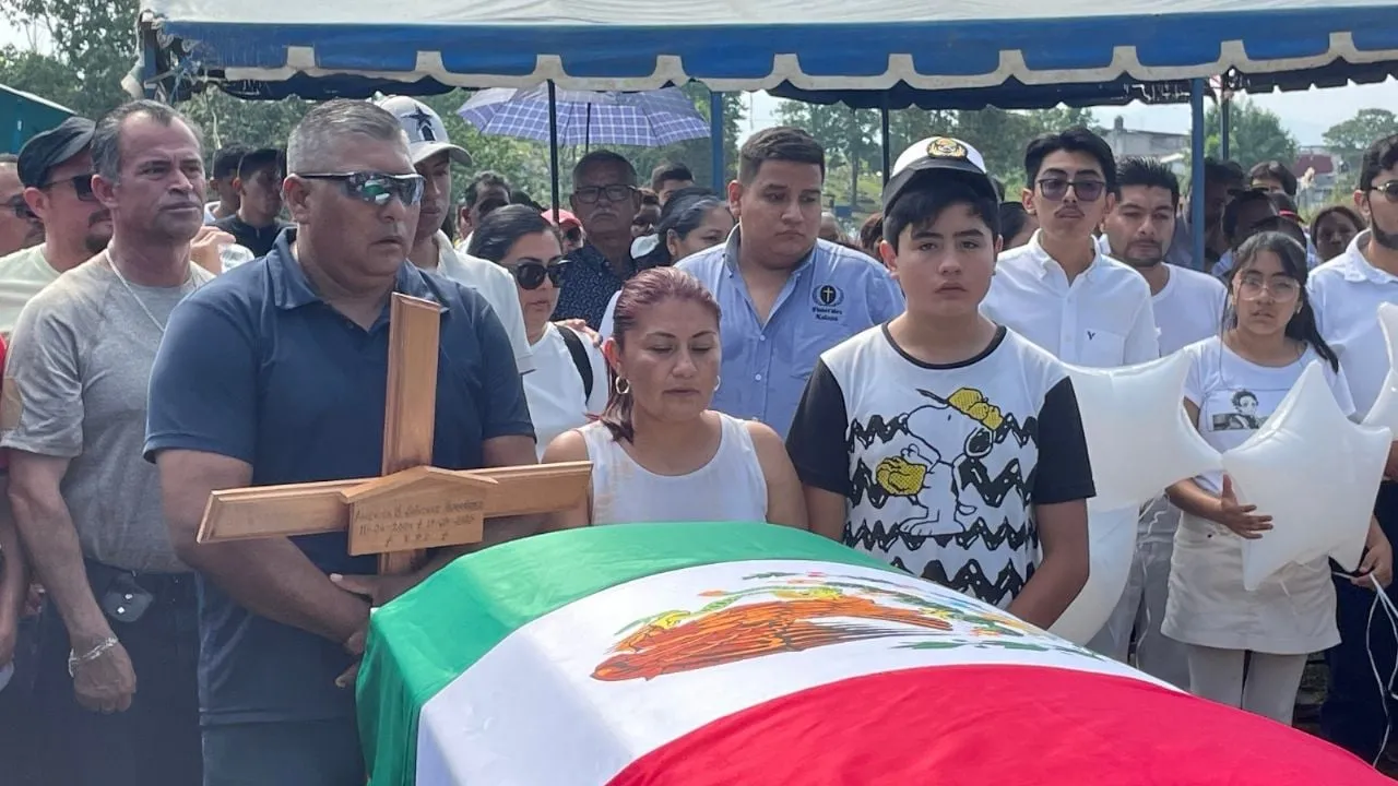 Sepultan a la cadete naval América Yamileth; “que esto no quede impune”, pide su madre (Videos)