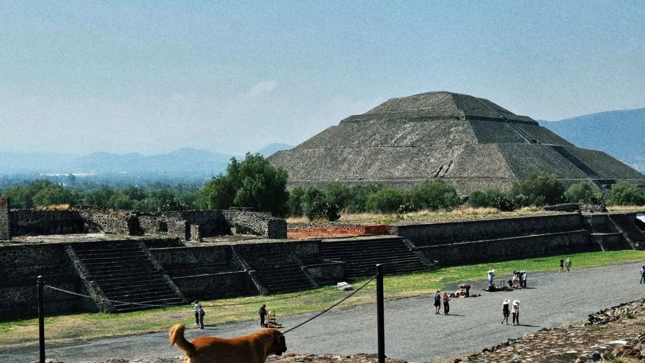 Reabren acceso a la Pirámide de la Luna en Teotihuacán