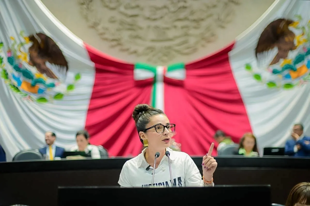 MC presenta más de mil firmas ante el INAI para proteger la Plataforma Nacional de Transparencia