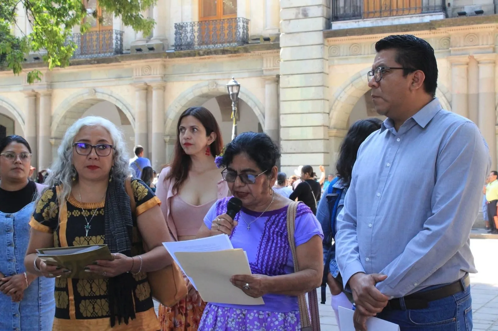 Silvia Pérez, defensora zapoteca, denuncia haber sido amenazada por funcionario del INPI