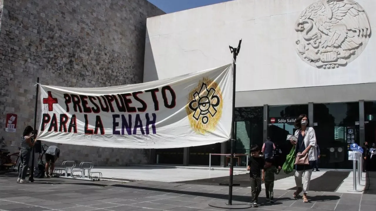Estudiantes que protestaron y exigieron condiciones dignas en la ENAH logran diálogo con autoridades