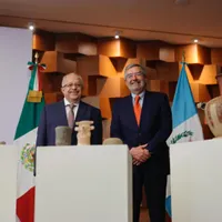 Arquéologo de EU restituye a México más de mil 100 bienes arqueológicos prehispánicos