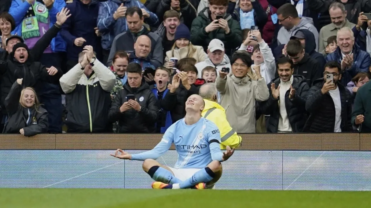 Manchester City golea 3-0 al United en la Premier League; Haaland anotó doblete