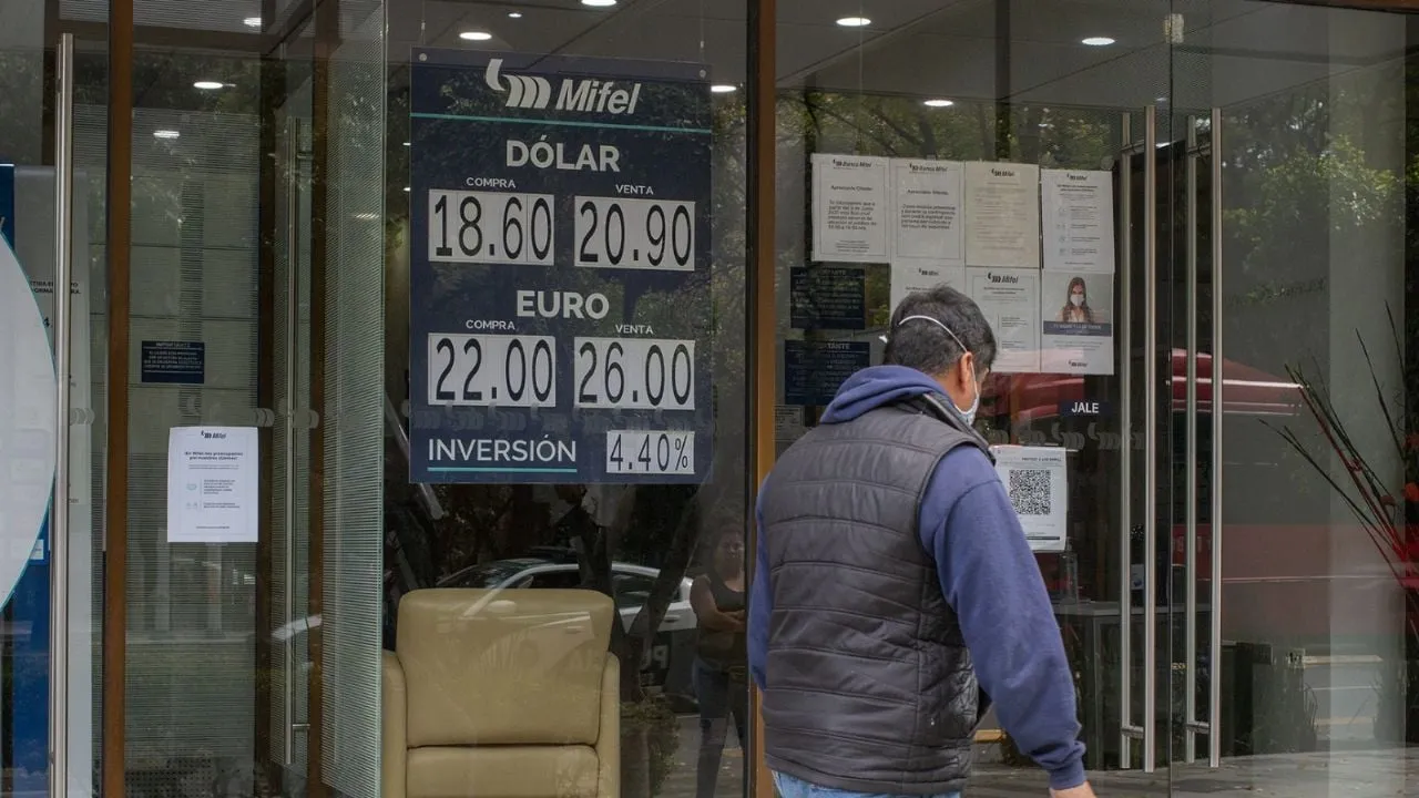 Peso gana tras publicación de datos de inflación en Estados Unidos
