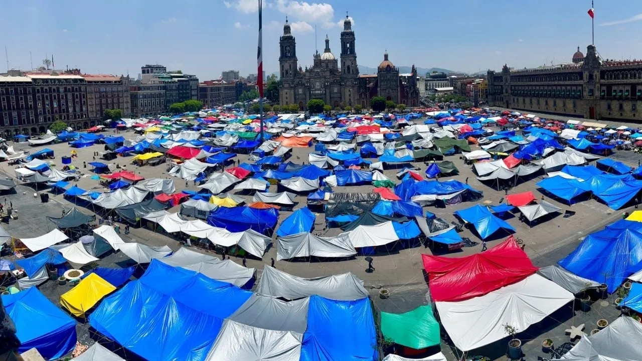 La CNTE retira su plantón del Zócalo y regresa a las aulas, pero mantiene sus reclamos