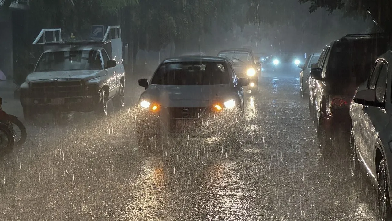 Huracán Erick absorberá onda tropical y provocará lluvias torrenciales este miércoles