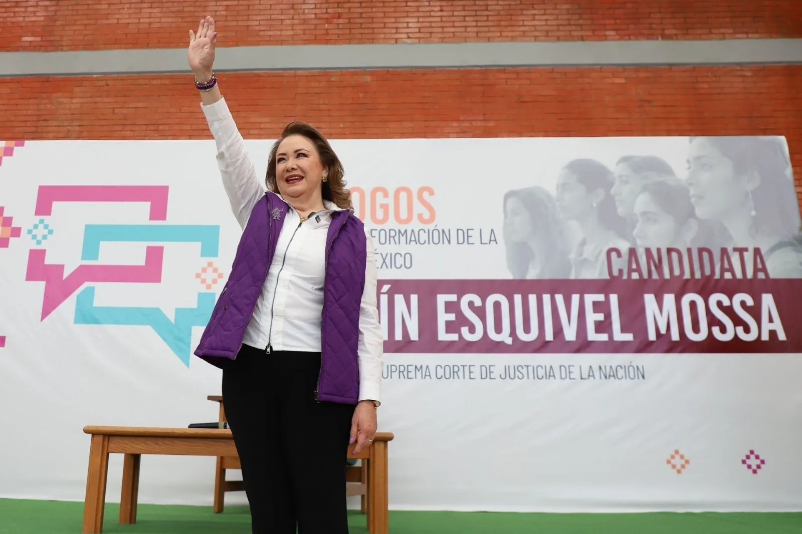 Yasmín Esquivel abre campaña con apoyo del SNTE; se hace llamar “la ministra de la Transformación”