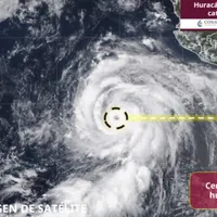 La tormenta tropical Moke se acerca a Hawái tras el paso del huracán Lala