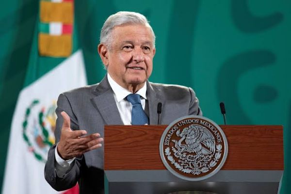 AMLO pide a clase media que se deja manipular, que despierte.