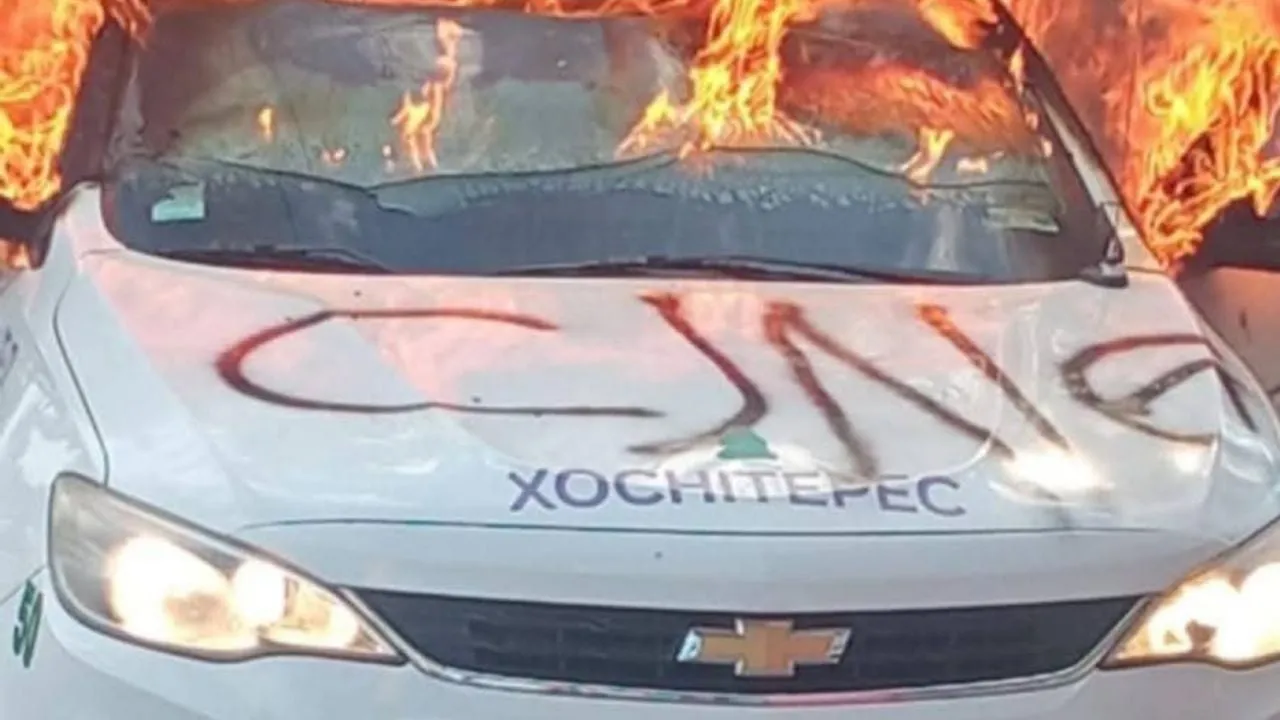 Hombres incendian OXXO y vehículos en Jiutepec, Temixco, Yecapixtla y Miacatlán