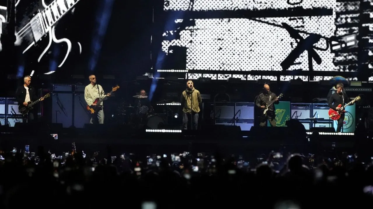 “He estado esperando por esto 15 años”; fans recorren kilómetros para ver a Oasis en México