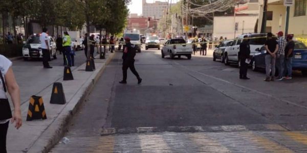 #ULTIMAHORA Reportan asalto frente a Plaza Metropoli