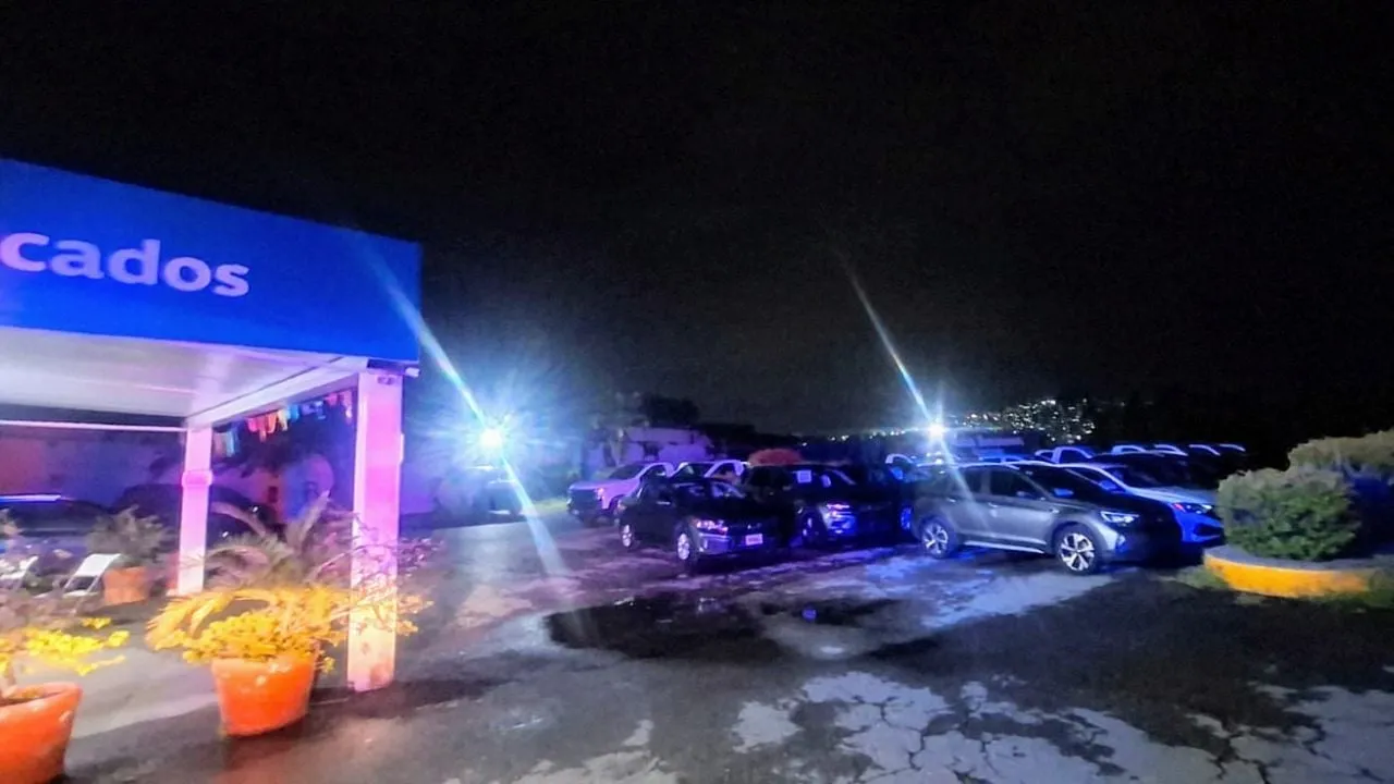 Grupo armado somete a vigilantes y se roba seis autos seminuevos de una agencia en Jiutepec