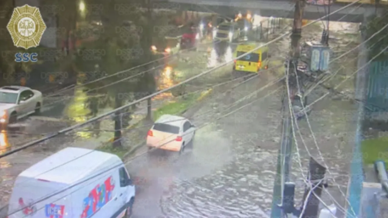 Fuertes lluvias causan estragos en el sur de la Ciudad de México (Video)