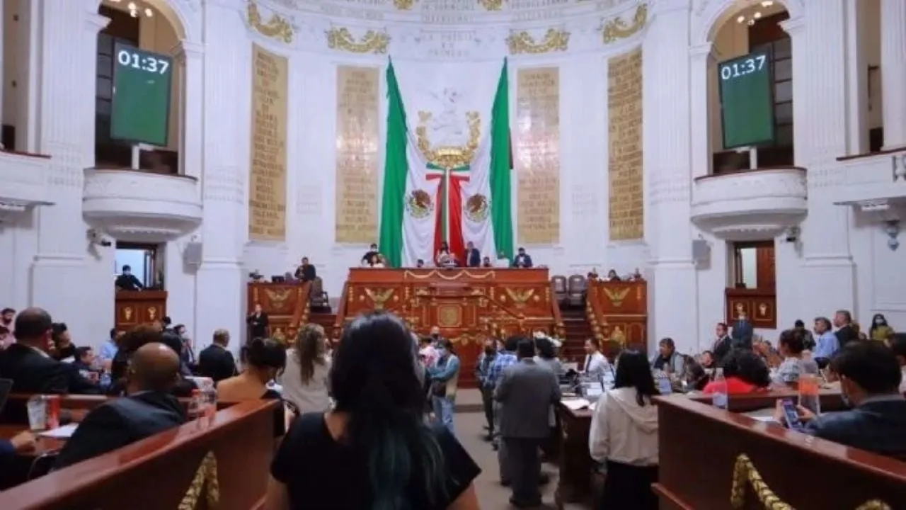 Congreso CDMX: cuatro diputados del PVEM se cambian a Morena; oposición acusa sobrerrepresentación