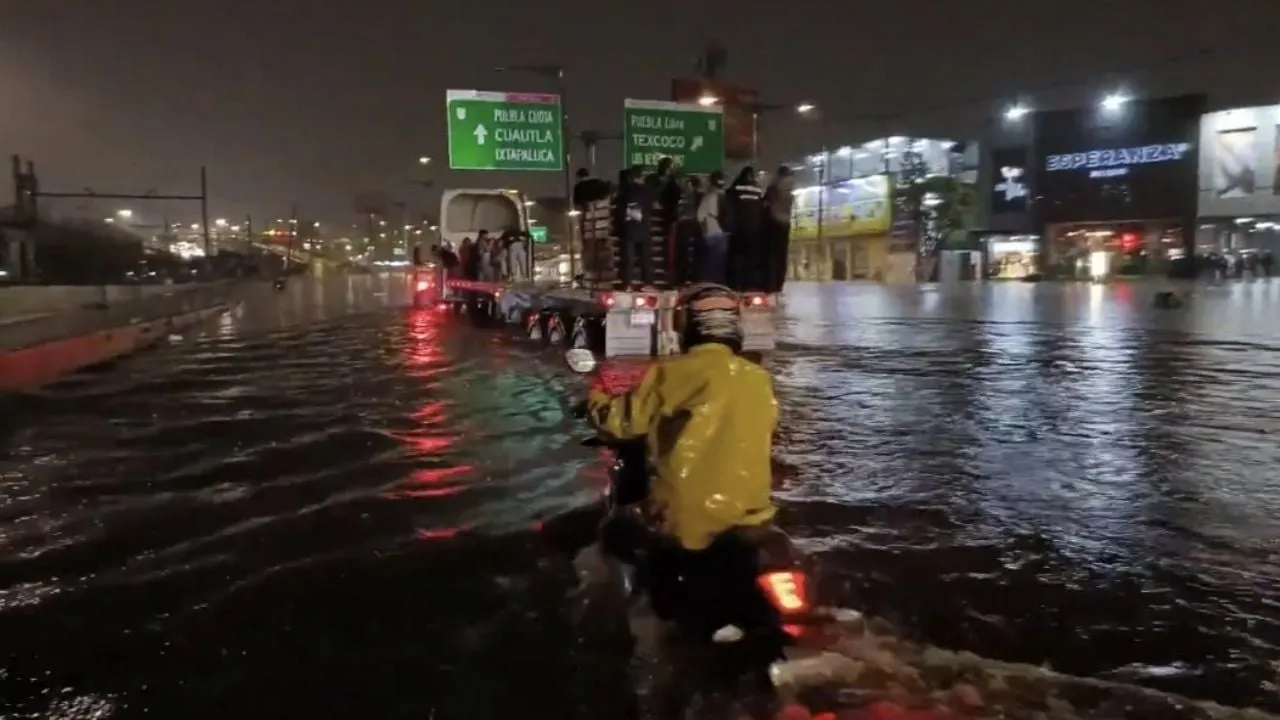 Lluvias superan esfuerzos del gobierno de la CDMX; afectaciones colapsan 13 alcaldías