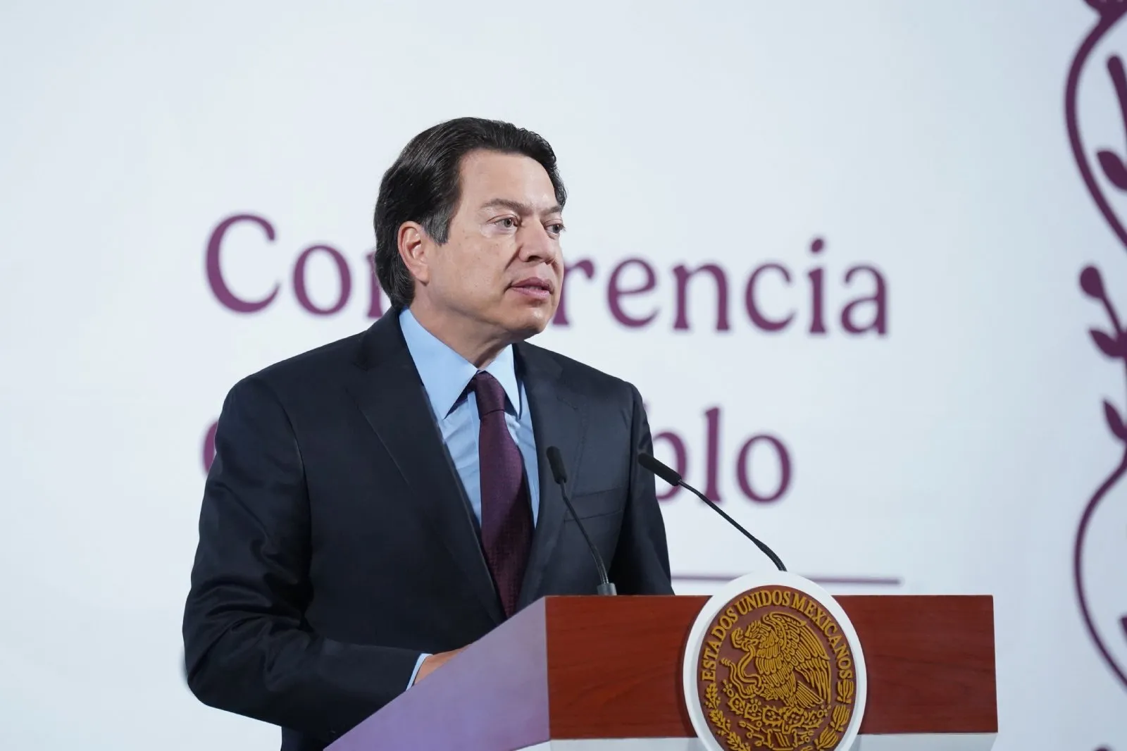 En medio de protestas de la CNTE, Mario Delgado reitera disposición para atender demandas
