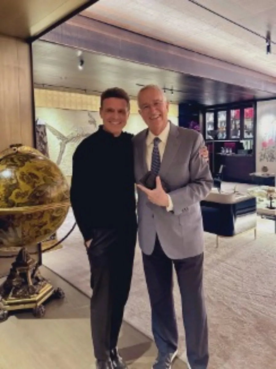 Salinas Pliego presume cena con Luis Miguel: “se merece el título de ídolo mexicano”