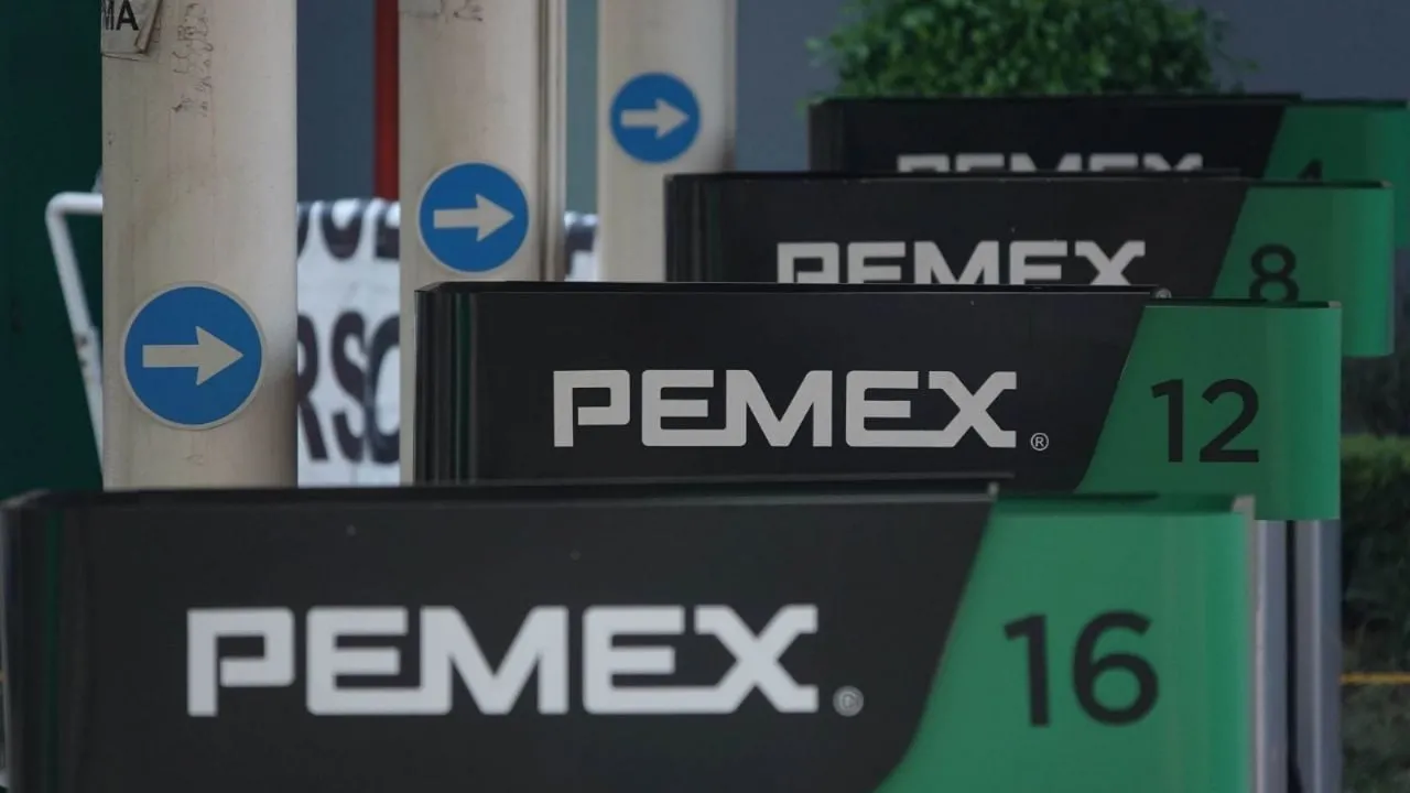 Pemex adeuda 7 mil millones de pesos a constructores: CMIC