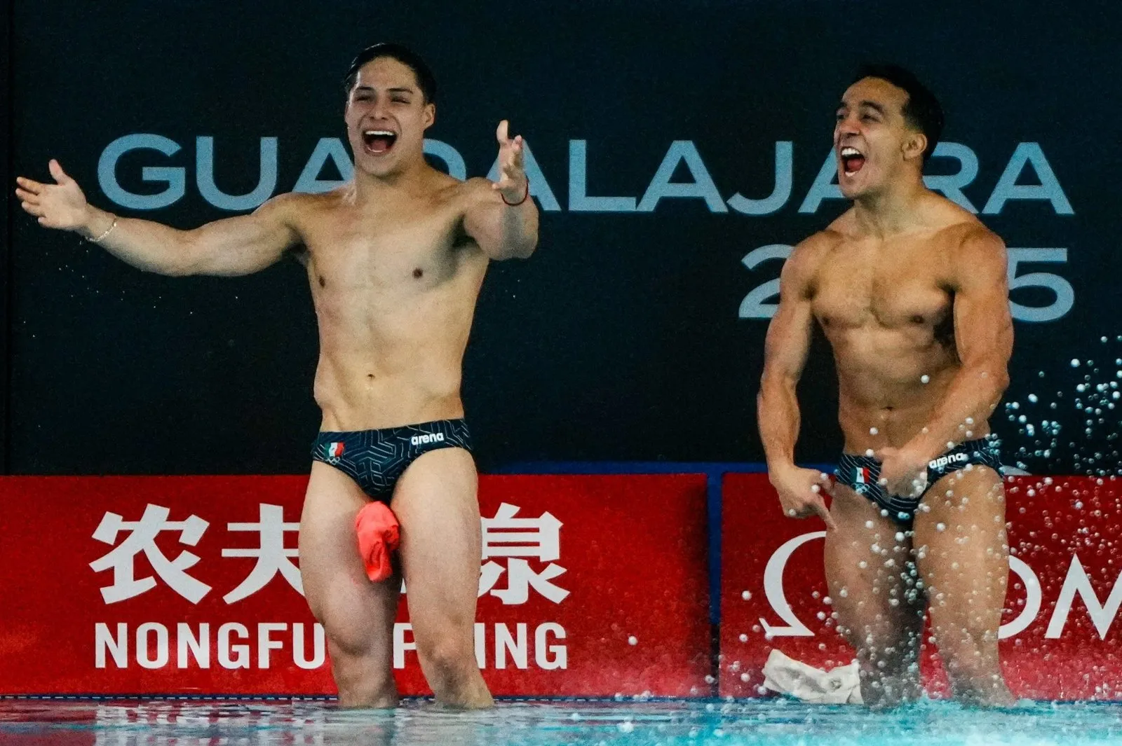 Osmar Olvera y Juan Celaya ganan el oro en trampolín sincronizado en la Copa del Mundo de Clavados