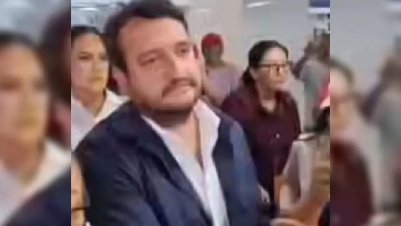 Entre abucheos y protestas reciben a Ariadna Montiel y a “Andy” López Beltrán en Chihuahua (Video)