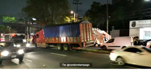 Accidente en avenida Constituyentes reducción de carriles. - CDMX