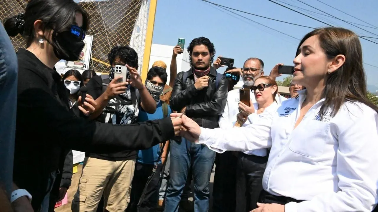 Estudiantes de la UAEM entregan campus Chamilpa tras tensión; paro entra en fase de seguimiento