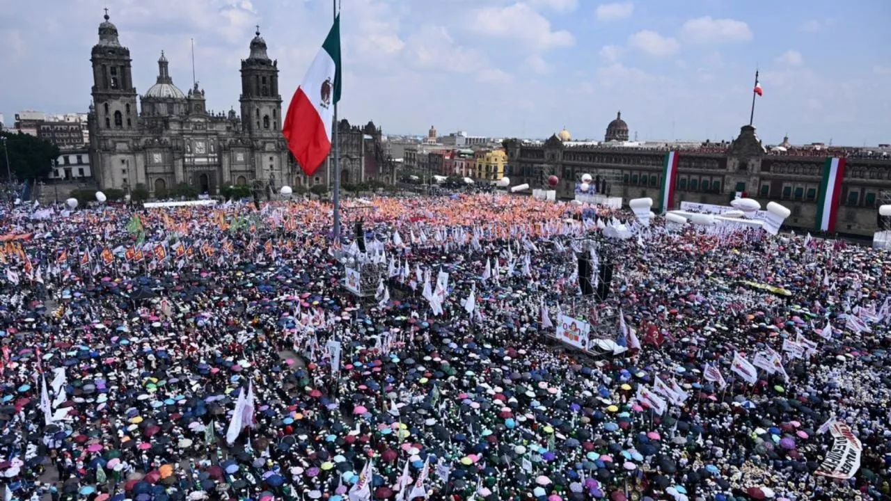 “20 compañeros por delegación”: Integrantes del SNTE recibieron indicaciones para acudir al informe