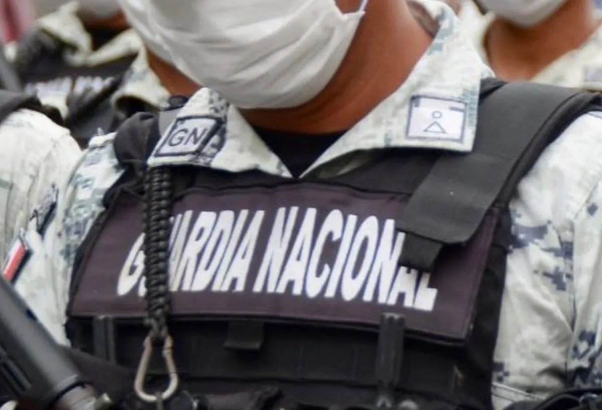 Asaltantes de migrantes que volvían de EU portaban uniformes de la Guardia Nacional