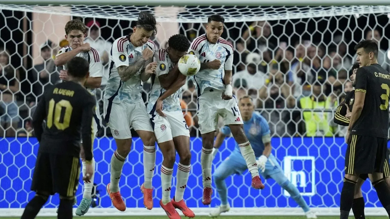 México gana su grupo de la Copa Oro de Concacaf tras empate 0-0 contra Costa Rica