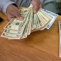 Peso pierde mientras Trump amenaza con bloqueo comercial