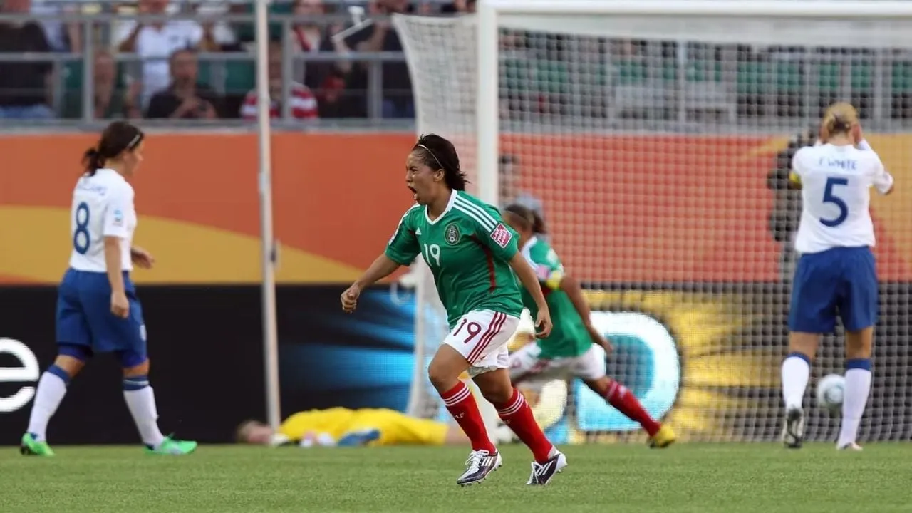 Mónica Ocampo, autora del Mejor Gol en Mundiales femeniles, se retira como profesional (Videos)