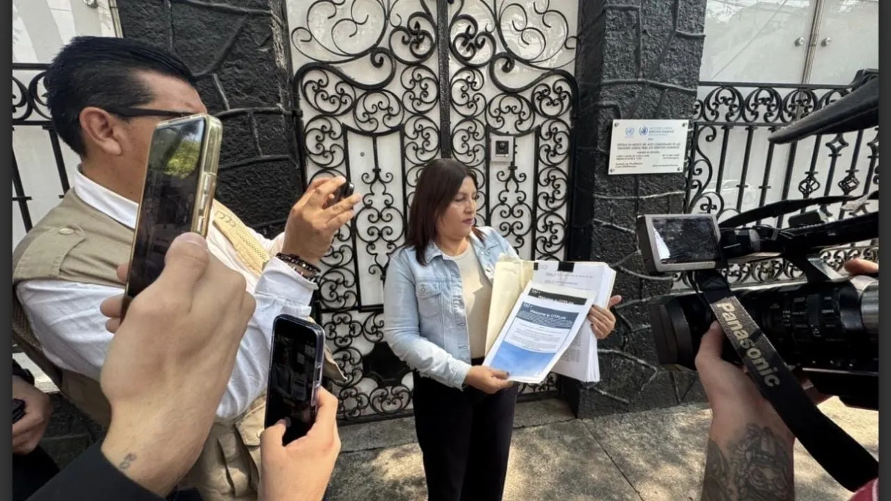 Periodista denuncia a exgobernador Cabeza de Vaca por crímenes de lesa humanidad