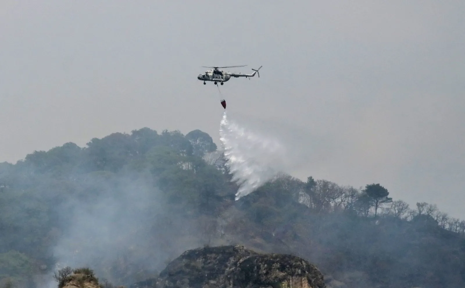 Controlan al 70% el incendio forestal en Tepoztlán (Video)