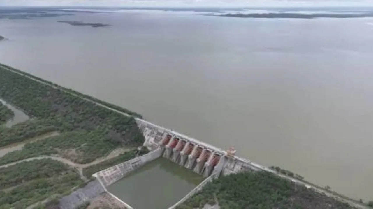 Inicia desfogue de la presa El Cuchillo, en Nuevo León, para pagar deuda de agua a EU
