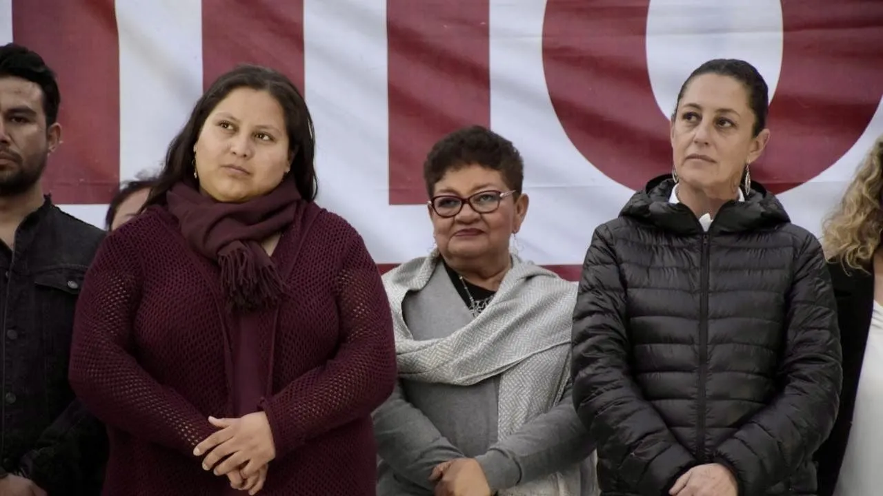 Citlalli Hernández felicita a Ernestina Godoy por su nombramiento como titular de la FGR