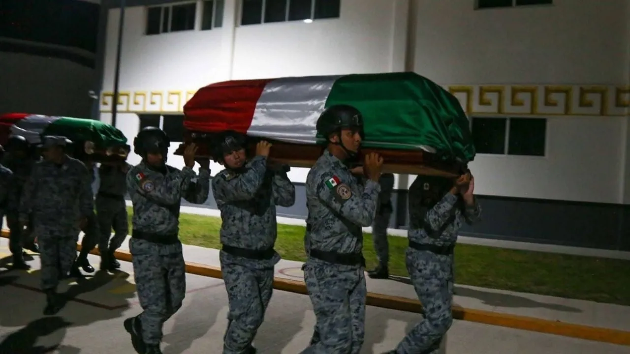 Rinden homenaje a cuatro elementos de la Guardia Nacional en Guerrero