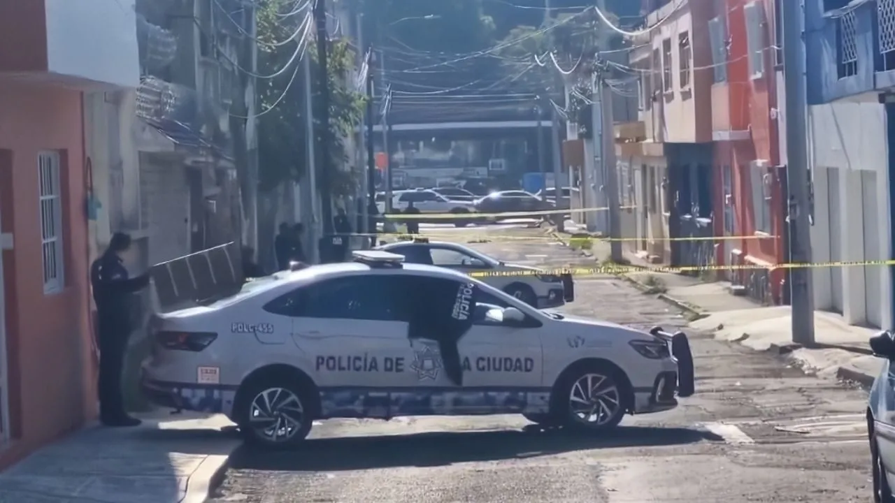 Abandonan el cuerpo de una mujer en un carrito de supermercado en el centro de Puebla