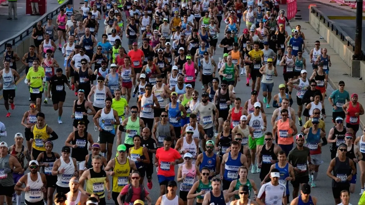 El ugandés Jacob Kiplimo y la etíope Hawi Feysa ganan el Maratón de Chicago