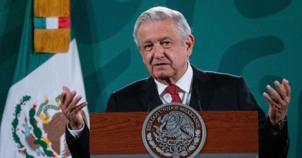 AMLO reclama a senadores por Ley secundaria para revocación