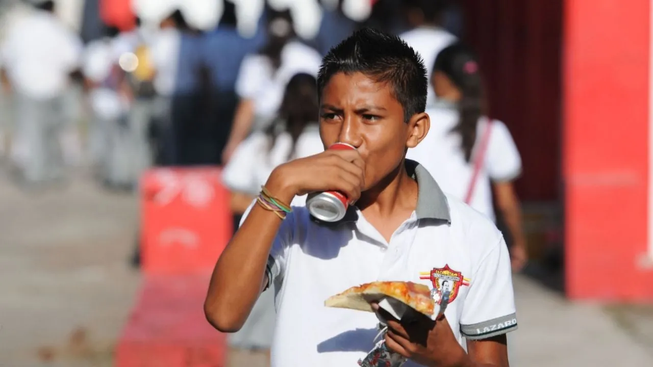 SEP informó que ganó cinco amparos contra comida chatarra en escuelas
